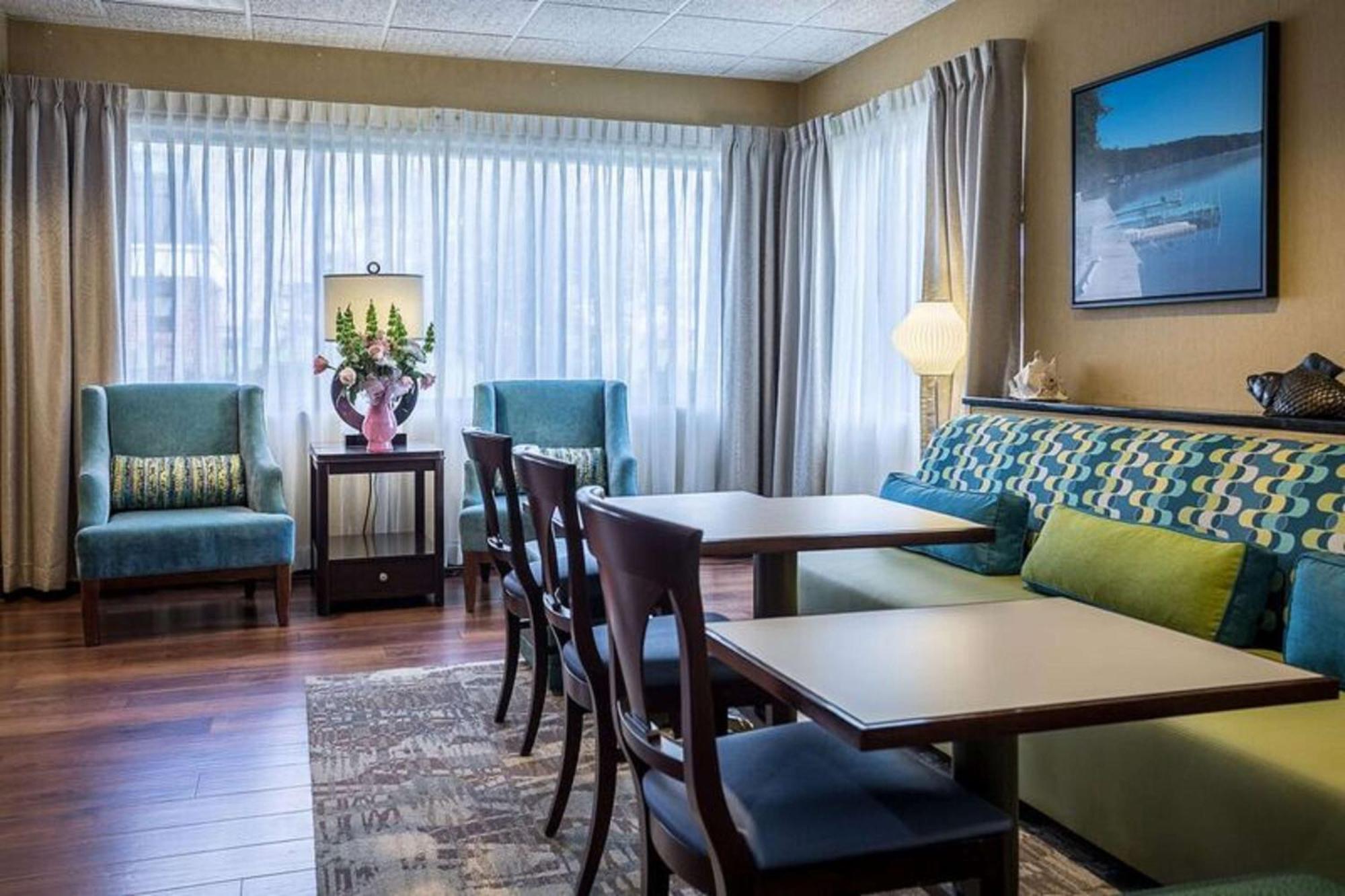 Hampton Inn Сомерсет Экстерьер фото